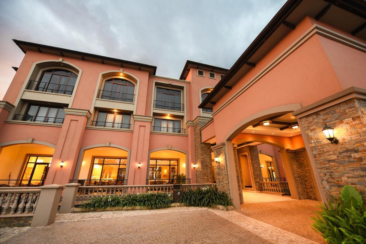 Mestil Hotel & Residences Kampala Exteriér fotografie