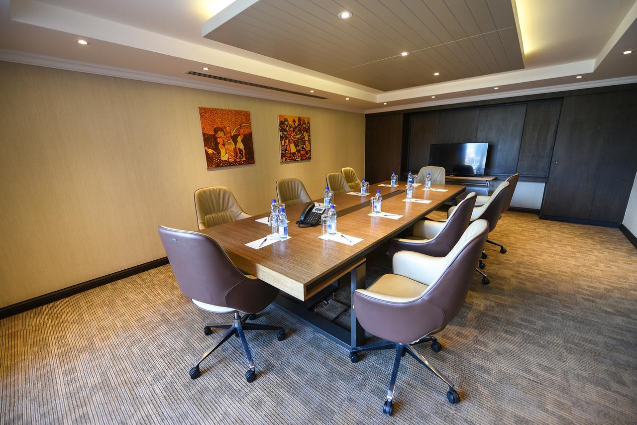 Mestil Hotel & Residences Kampala Exteriér fotografie